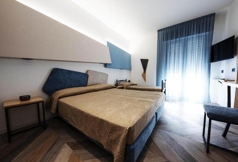 اتاق استاندارد سه نفره, Color Hotel Rimini