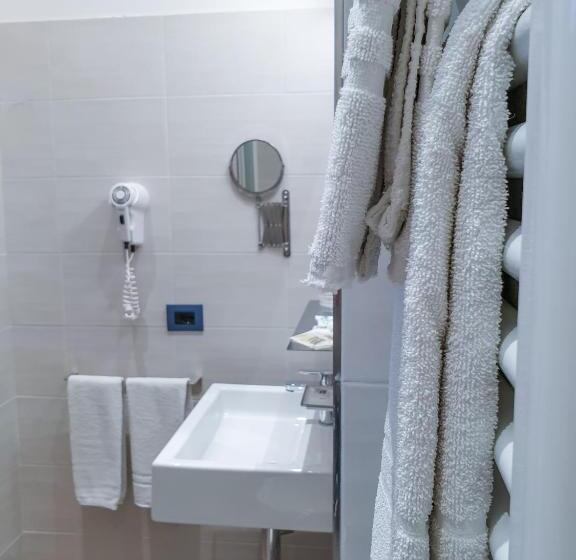 اتاق استاندارد سه نفره, Color Hotel Rimini