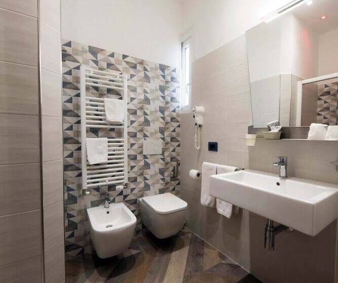 اتاق اکونومی, Color Hotel Rimini