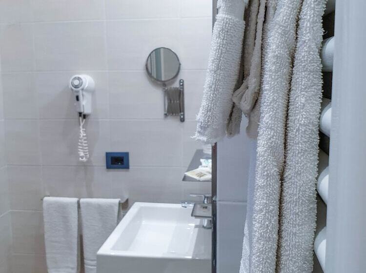 اتاق سوپریور چهار تخته, Color Hotel Rimini