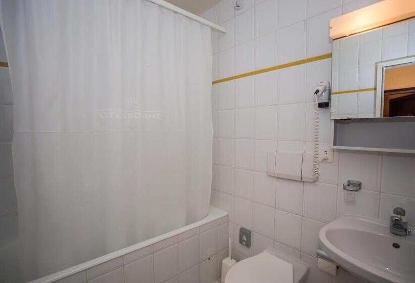 استودیوی سوپریور, Hôtel Résidence Cité Verdaine