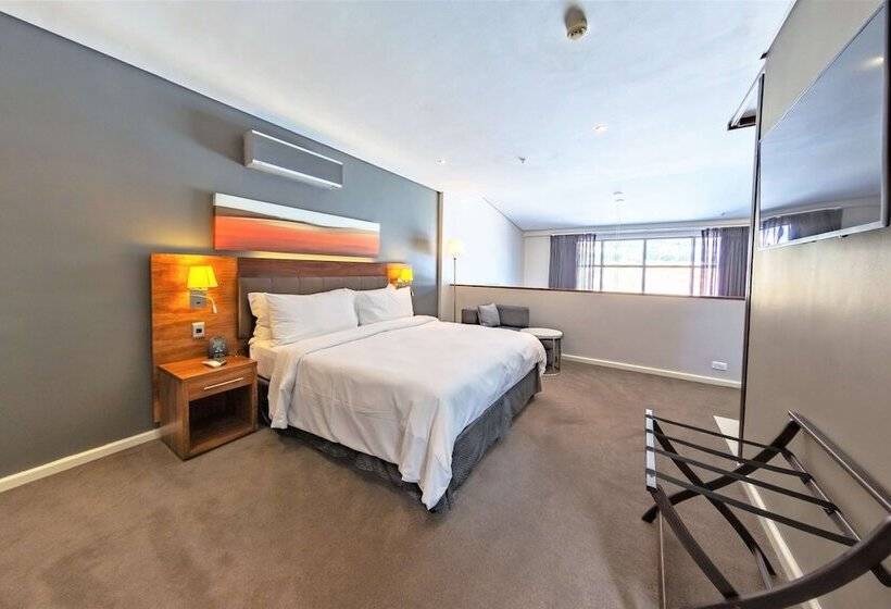 Номер Deluxe, Doubletree By Hilton Cape Town Upper Eastside