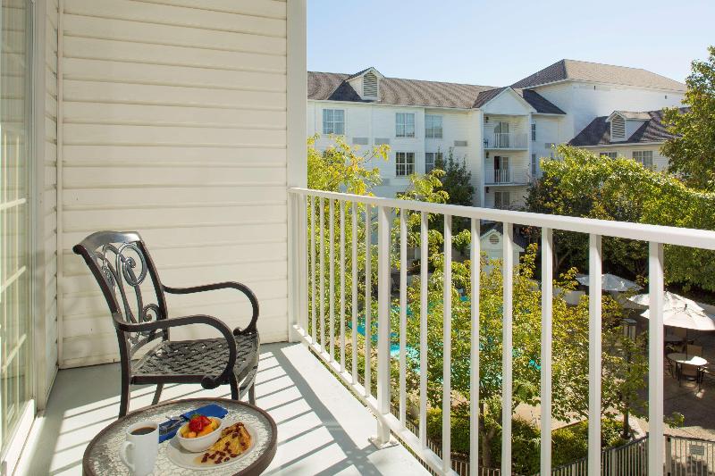 Standardrum med Balkong, Doubletree Raleigh Durham Airport At Research Triangle Park