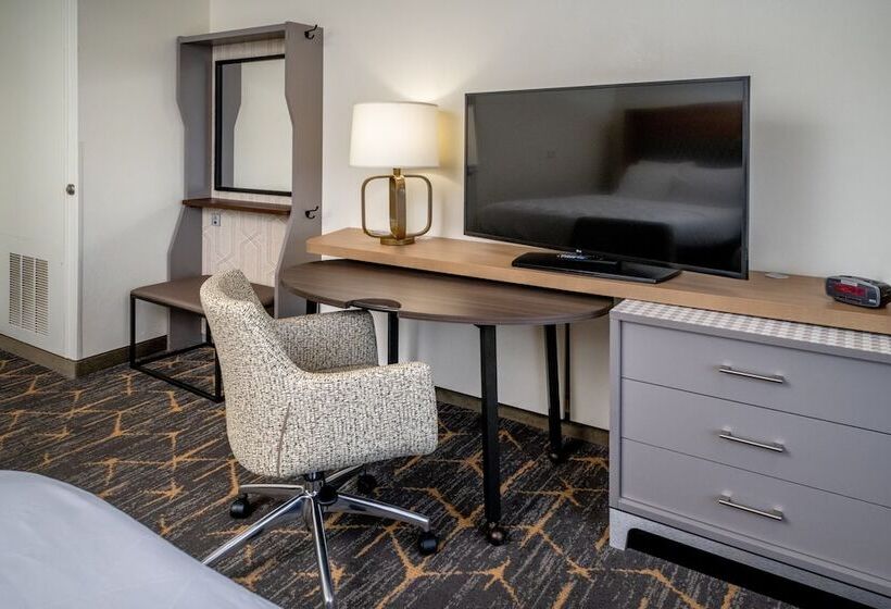 스탠다드 룸, Holiday Inn Hotel & Suites Beckley, An Ihg