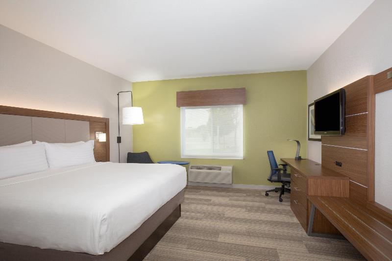חדר סטנדרט עם מיטת קינג, Holiday Inn Express & Suites Amarillo, An Ihg