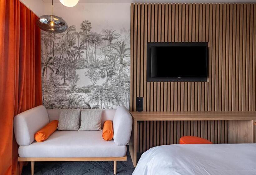 Номер Стандарт Двуспальная Кровать, Golden Tulip Lyon Ouest Techlid Hotel & Spa