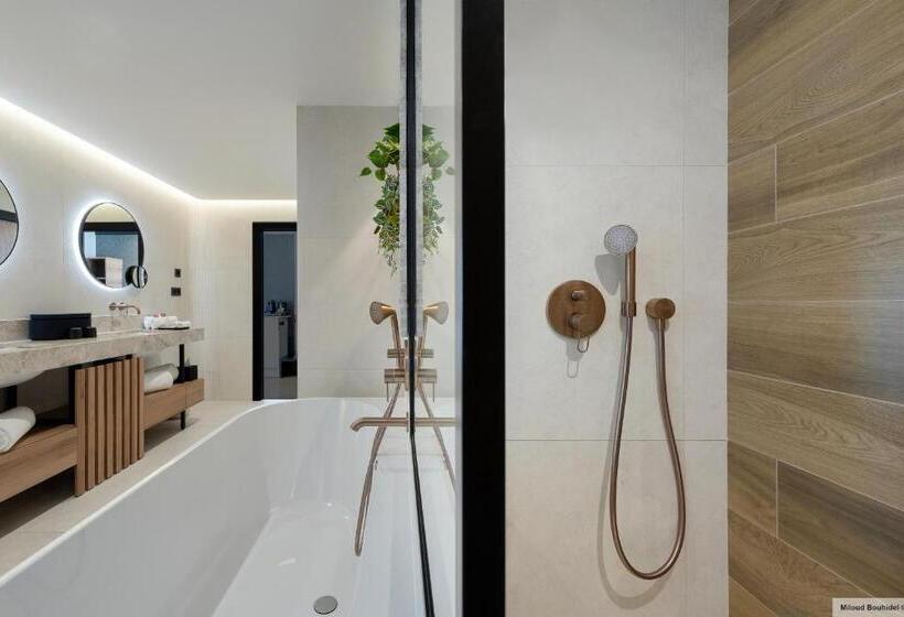 Полулюкс, Golden Tulip Lyon Ouest Techlid Hotel & Spa