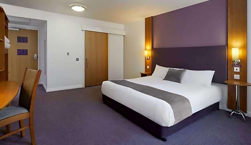 Номер Стандарт Адаптированный для Инвалидов, Orchid Epsom; Sure Hotel Collection By Best Western