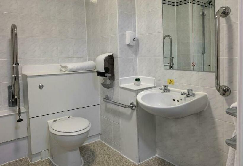 Номер Стандарт Адаптированный для Инвалидов, Orchid Epsom; Sure Hotel Collection By Best Western