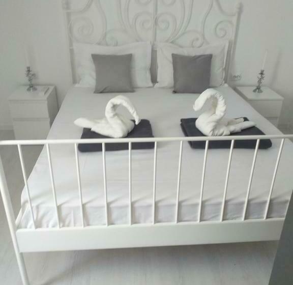 آپارتمان 2 خوابه, Casa Edy