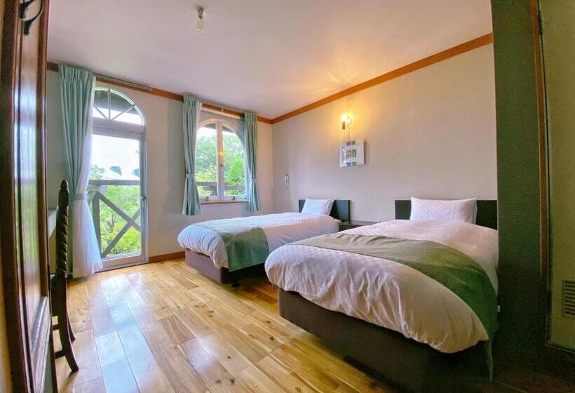 Номер Стандарт Трехместный, Lodge Atelier