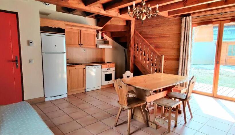 샬레, Chalets De Praroustan By Actisource