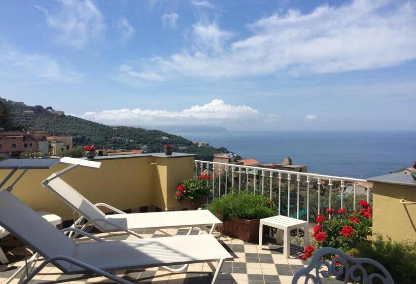 Полулюкс Вид на Море, Relais Il Pennino