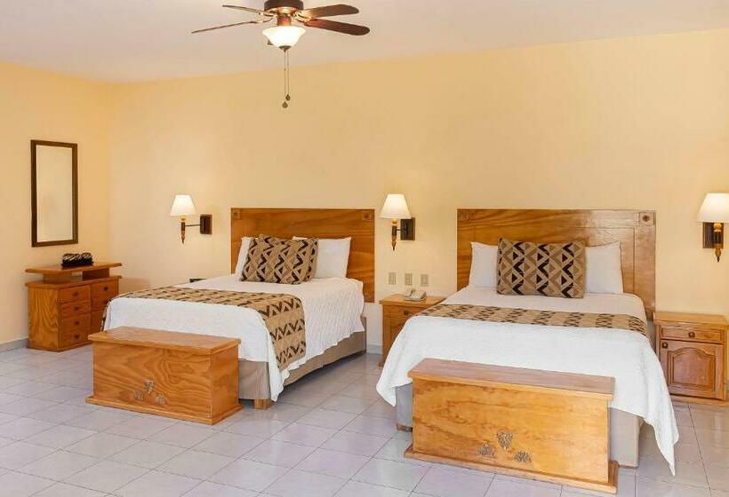 Quarto Familiar, Santa Fe Loreto by Villa Group