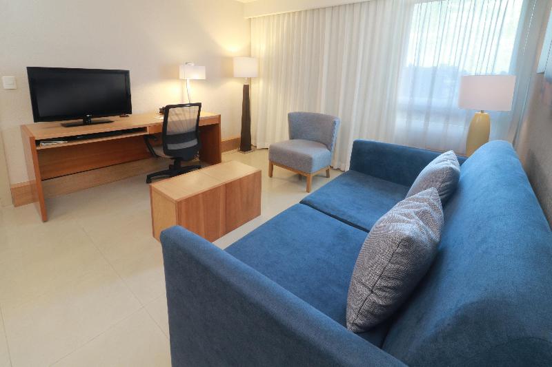 Suite Lit King, Staybridge Suites Guadalajara Expo, An Ihg