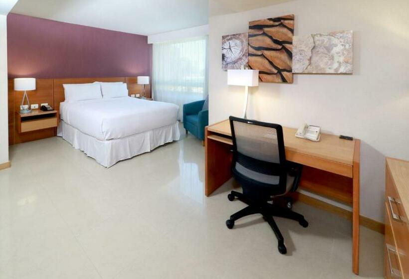Suite, Staybridge Suites Guadalajara Expo, An Ihg