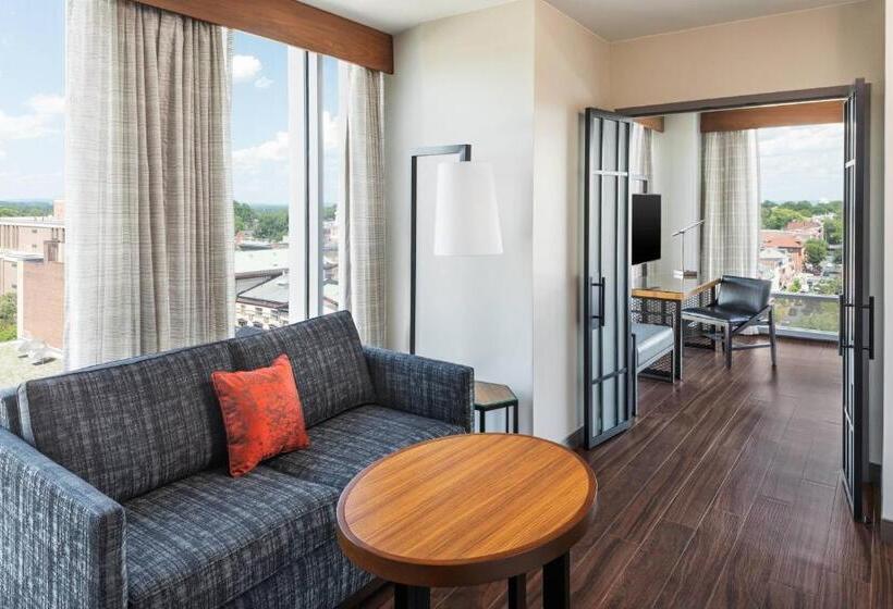 Люкс Executive Кровать Кинг, Lancaster Marriott At Penn Square