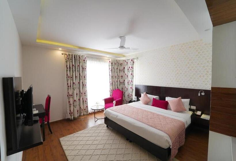استودیو استاندارد با تخت کینگ, Rockland Hotel, C.r Park