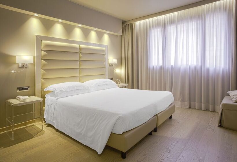 Habitación Familiar, Touring