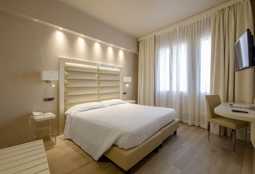 Habitación Deluxe, Touring