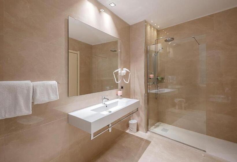 Habitación Deluxe, Touring