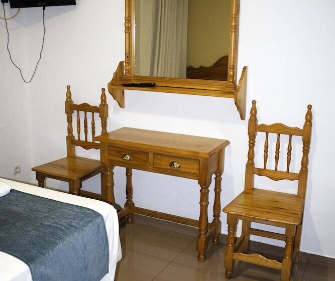 Номер Стандарт Индивидуальный, Hostal Valdepeñas By Bossh Hotels