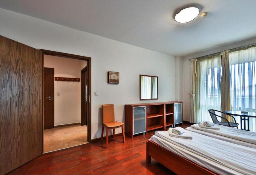 Апартаменты 2 Спальни, Bellevue Residence Apartments