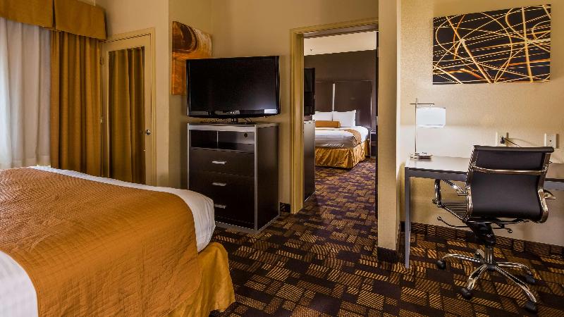 Lakosztály, Best Western Windsor Pointe Hotel & Suites Frost Bank Center