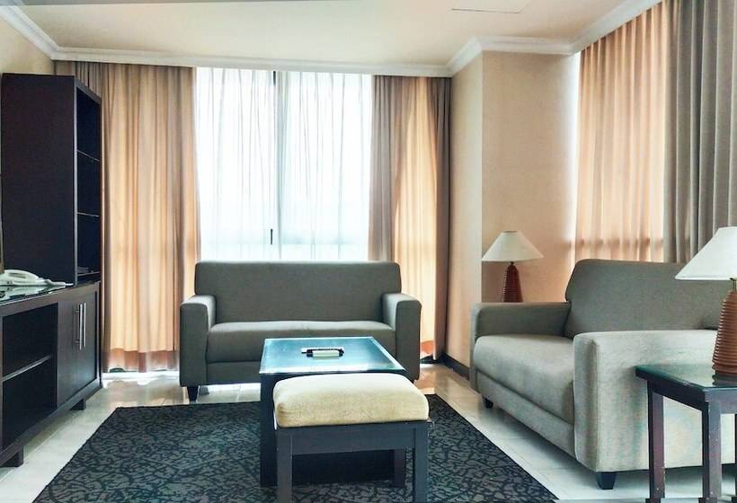 Люкс Superior 2 Спальни, Kristal Hotel Jakarta