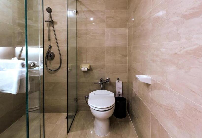 Люкс Deluxe 3 Спальни, Kristal Hotel Jakarta