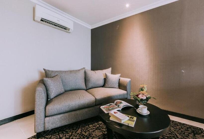 Студио Стандарт Вид на Сад, Kristal Hotel Jakarta