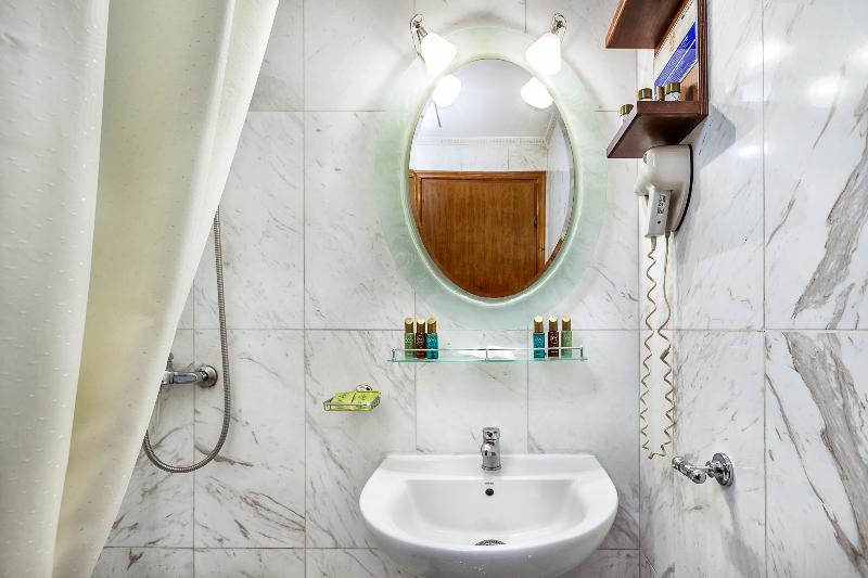 غرفة قياسية ثلاثية, Imperial Palace Classical Hotel Thessaloniki
