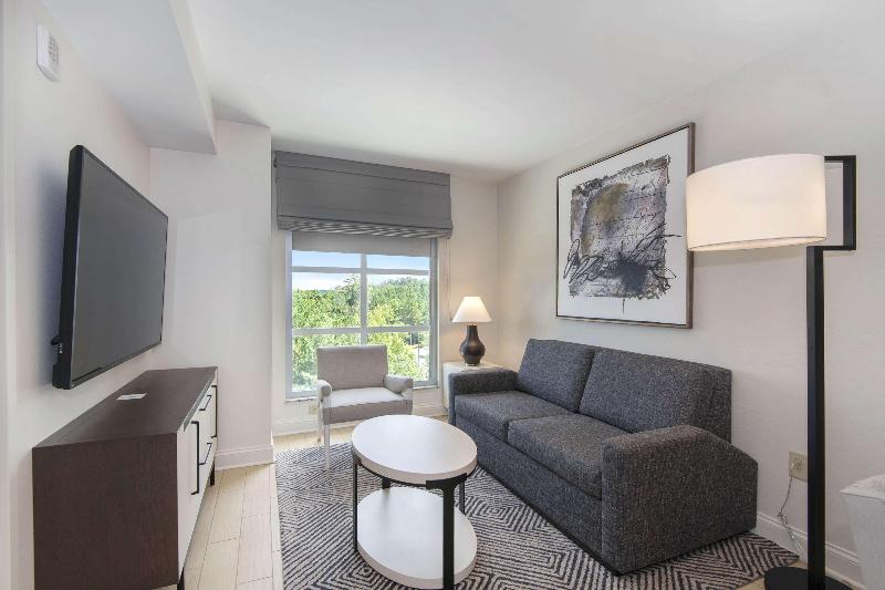스위트 킹사이즈 침대, Embassy Suites By Hilton Raleigh Durham Airport Brier Creek