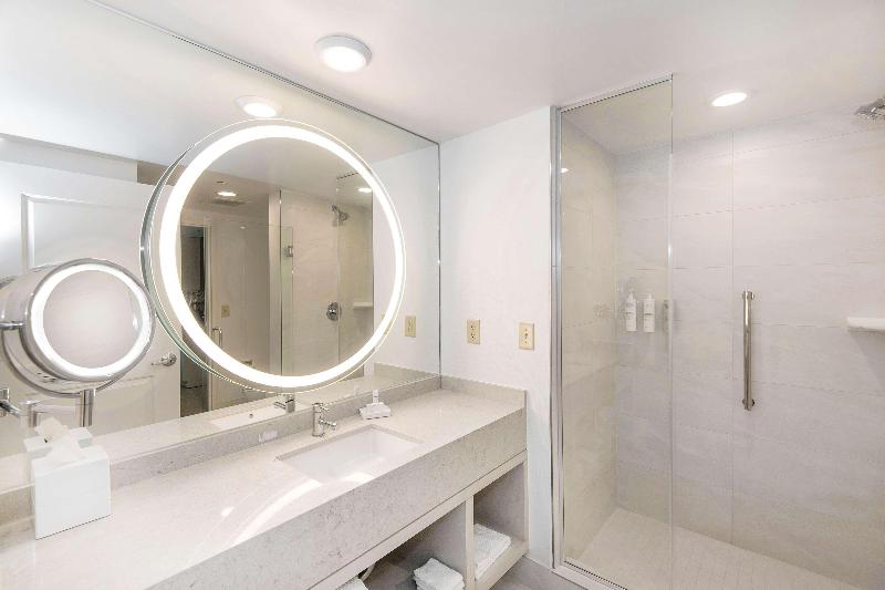 Suite Llit King, Embassy Suites By Hilton Raleigh Durham Airport Brier Creek