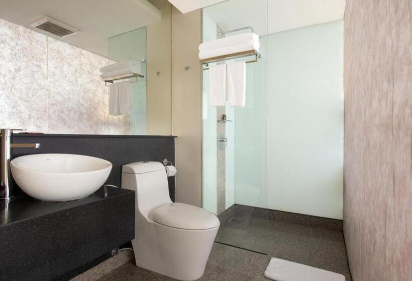 Номер Премиум, Empire Hotel Subang