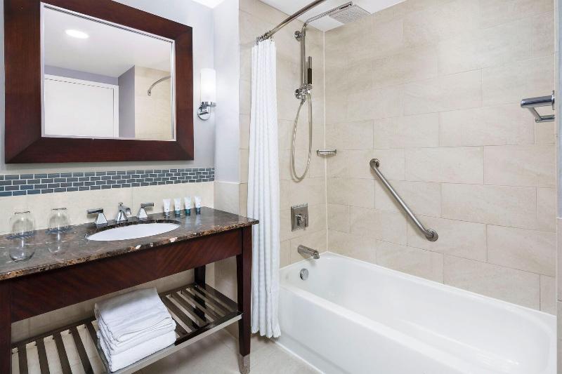 Номер Deluxe, The Westin Washington National Harbor