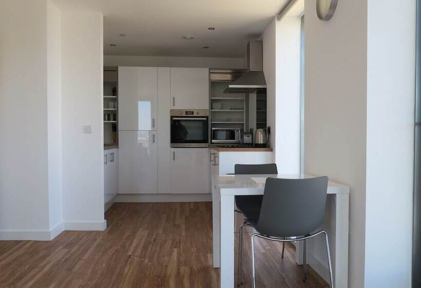 Апартаменты 2 Спальни, Quay Apartments