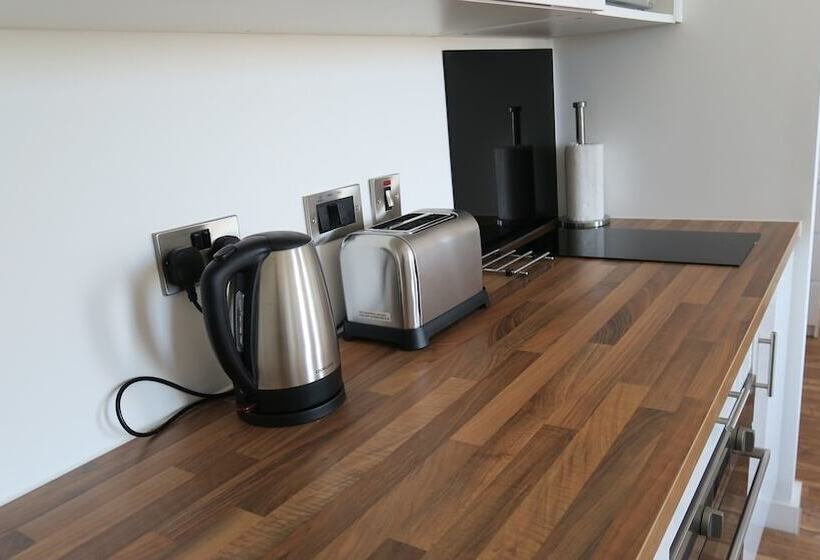 Апартаменты 1 Спальня, Quay Apartments