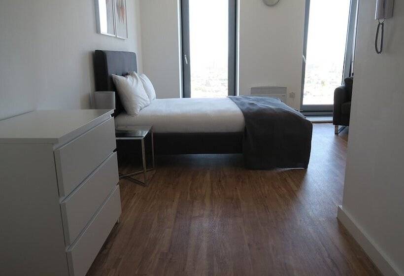 Студия Стандарт, Quay Apartments