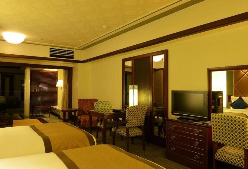 Четырехместный номер Премиум, Okinawa Kariyushi Resort Exes Onna