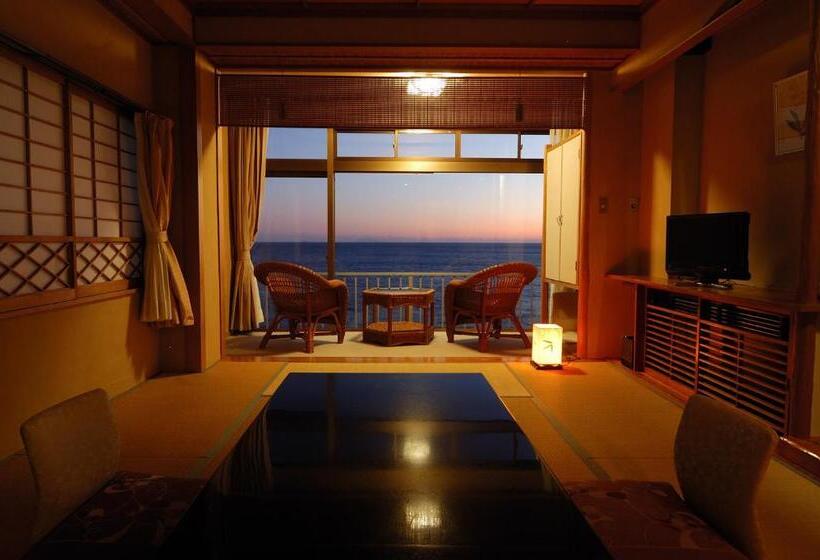 غرفة قياسية رباعية, Inatori Tokai Hotel Yuen