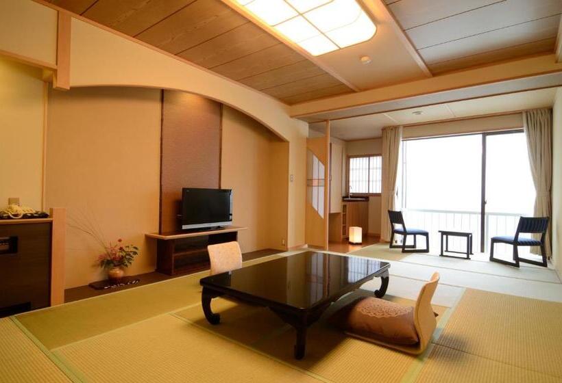 Четырехместный Номер Стандарт Вид на Море, Inatori Tokai Hotel Yuen