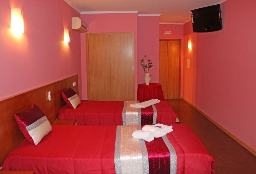 اتاق استاندارد سه نفره, Residencial Monte Carlo