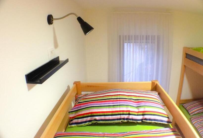 اتاق خانوادگی با سرویس بهداشتی مشترک, Aparthotel Vila Minka