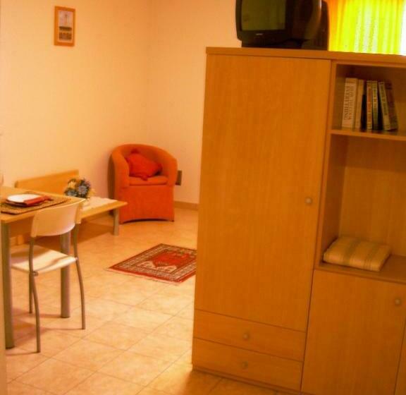 Студия Стандарт, Residenza San Giovanni