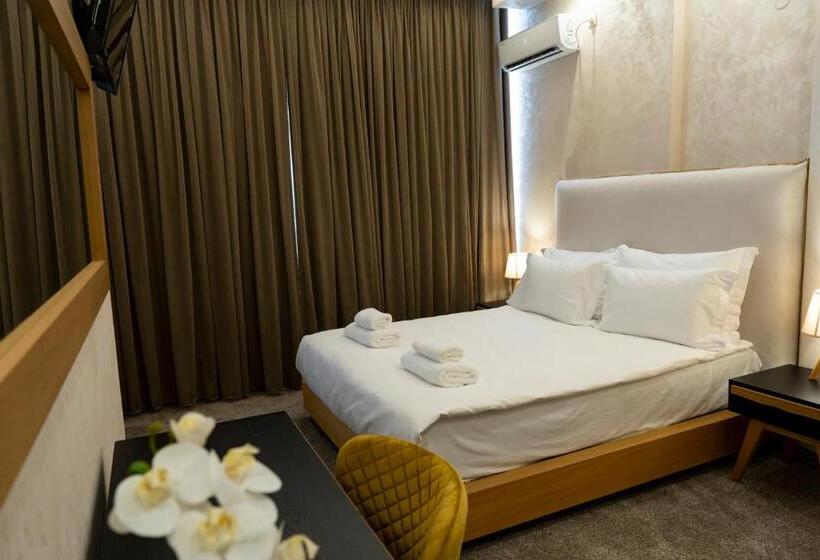 Номер Deluxe, City Petrich