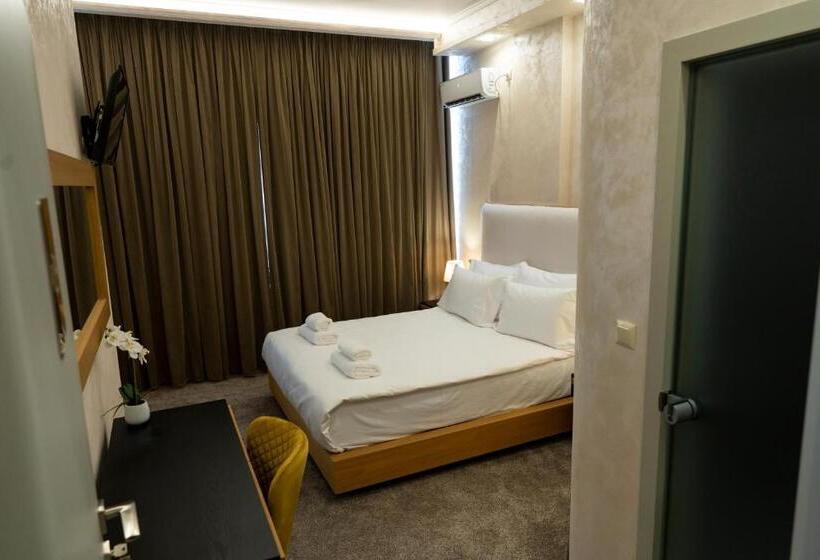 Номер Deluxe, City Petrich