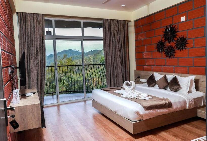 标准间带游泳池, Serene Crest Resort