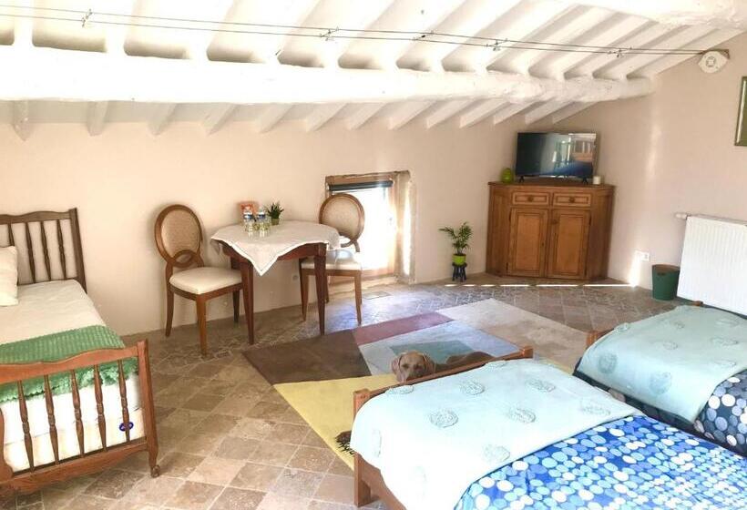 Номер Стандарт, La Bergerie Des Amandiers Chambres Et Table D Hôtes