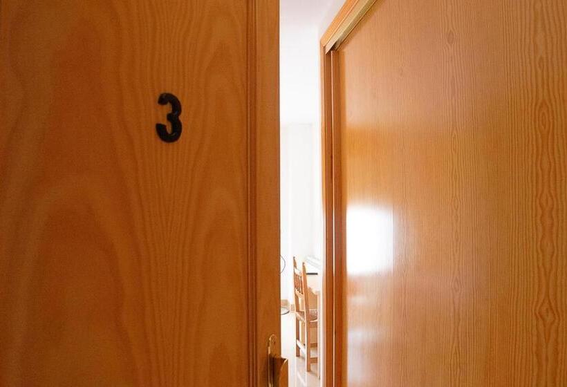 Номер Стандарт Вид на Бассейн, Hostal Casa Rural Rosa Nonna